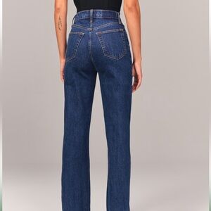 Abercrombie & Fitch 90’s Straight Ultra High Rise jeans size 12/31